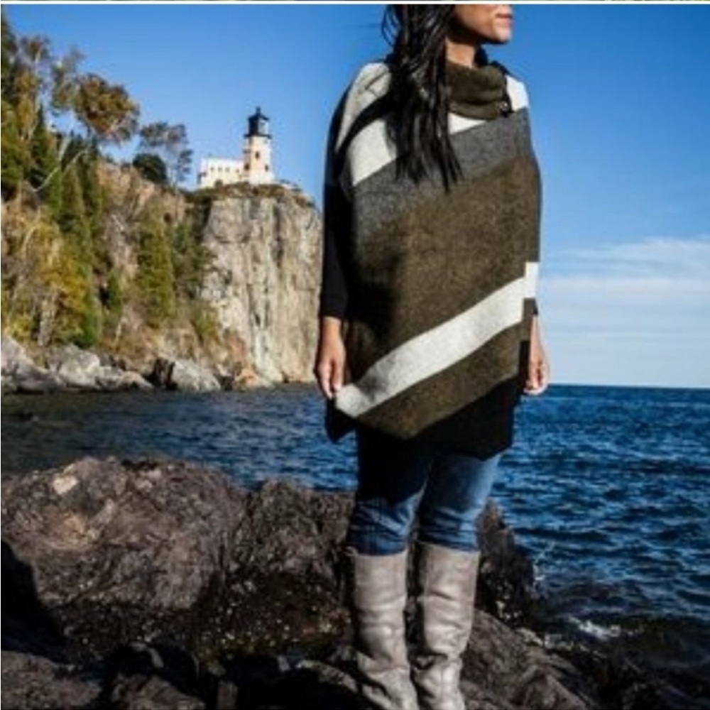 Anthropologie Tabitha Transverse Poncho Size XS